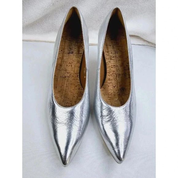 Bhava Size 39 (US 8.5-9) Women's Silver Slip On Pointed Toe Pumps Made In Spain - Picture 7 of 15